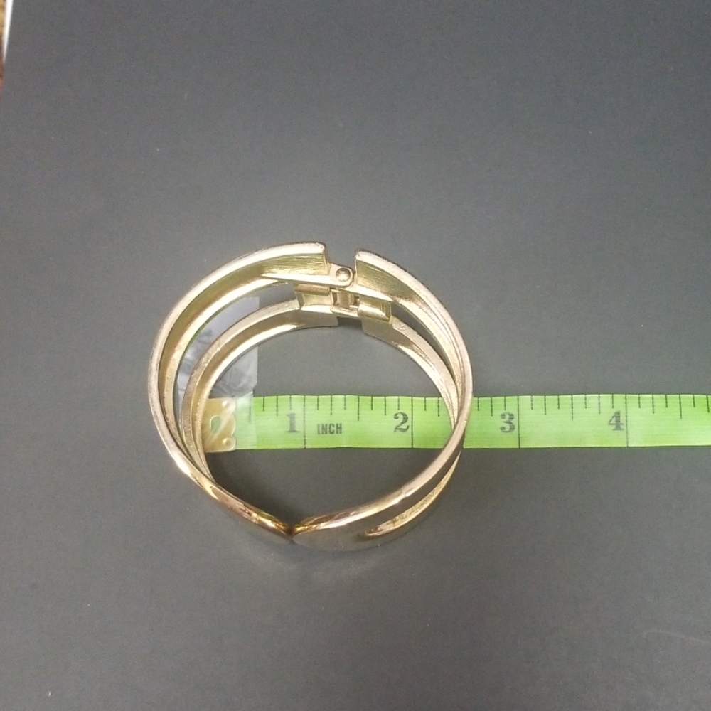 Gold tone cuff - Picture 4 of 5